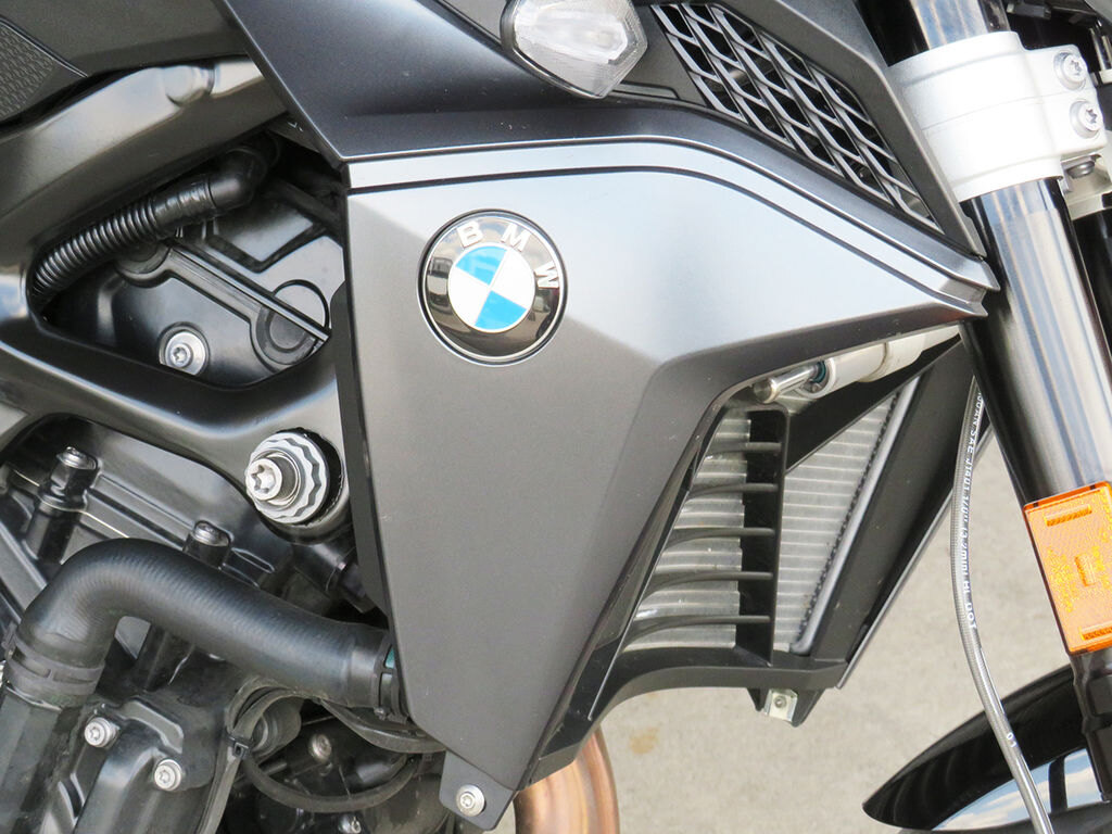 2026 BMW F 900 R Triple Black