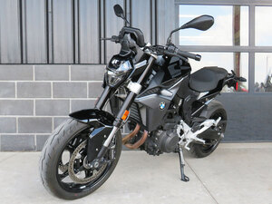 2026 BMW F 900 R Triple Black