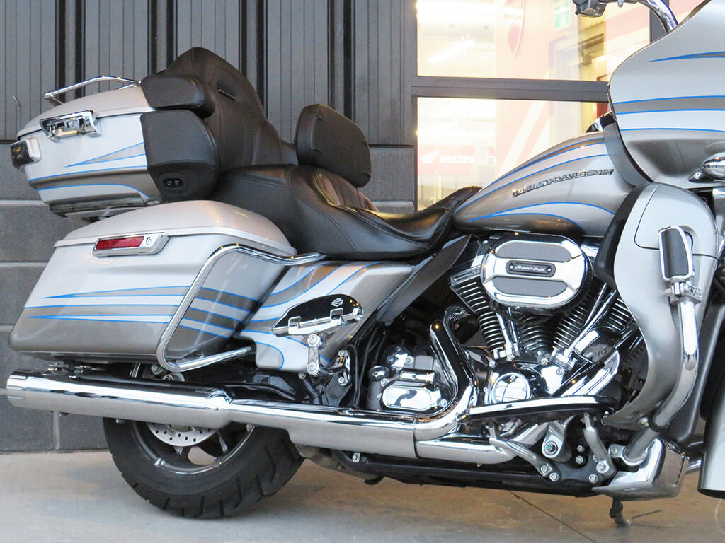 2016 Harley Davidson FLTRUSE CVO Road Glide Ultra