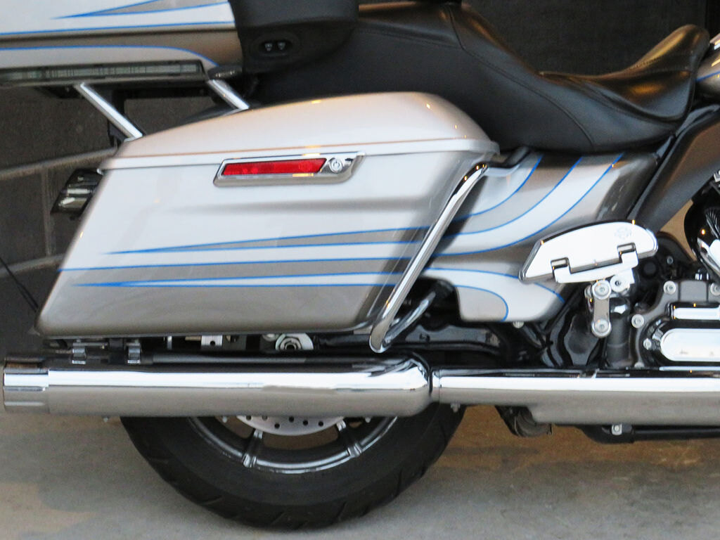 2016 Harley Davidson FLTRUSE CVO Road Glide Ultra