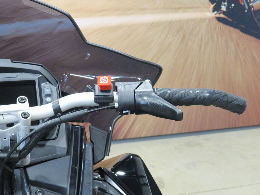 2027 Polaris 850 Switchback XC 146 1.35 7S Gloss Black