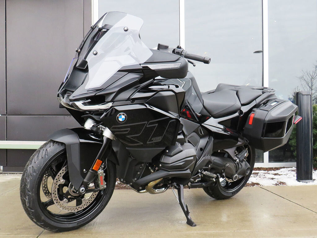 2026 BMW R 1300 RT Triple Black