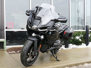 2026 BMW R 1300 RT Triple Black