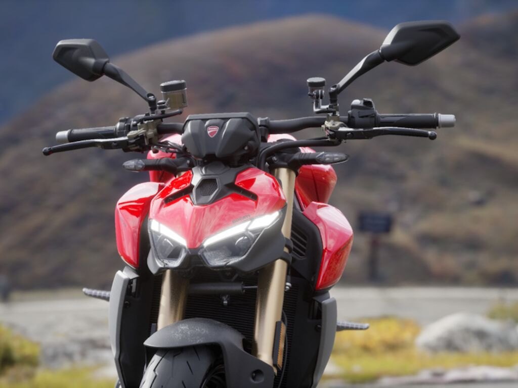 2027 Ducati Streetfighter V2 Ducati Red