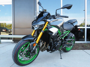 2026 Kawasaki Z900 SE