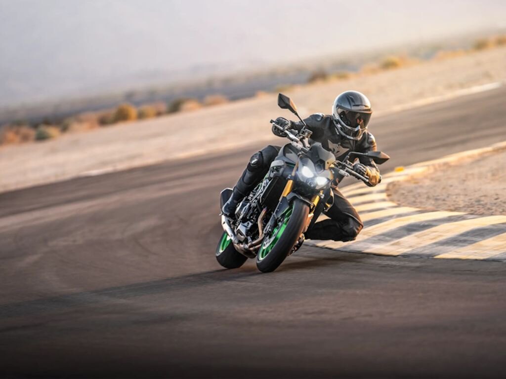 2026 Kawasaki Z900 SE