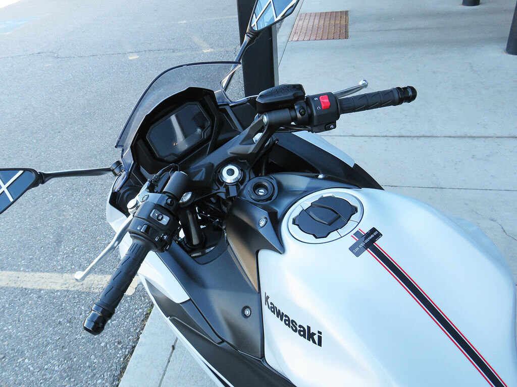 2026 Kawasaki Ninja 650 Metallic Matte Whitish Silver
