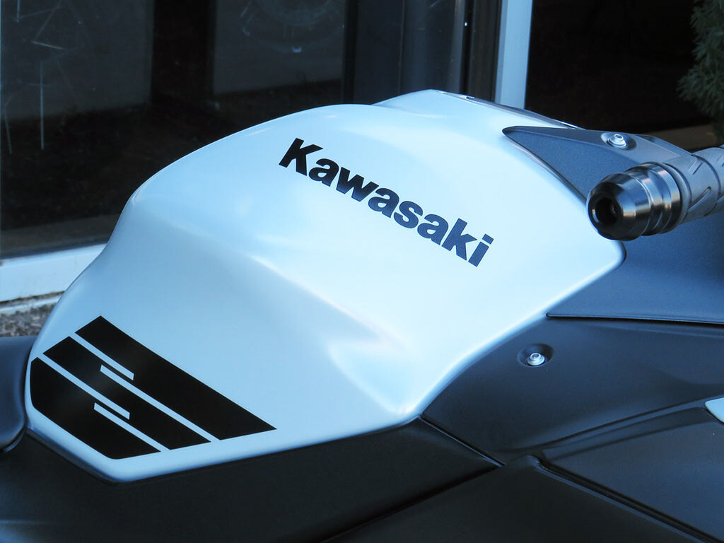 2026 Kawasaki Ninja 650 Metallic Matte Whitish Silver
