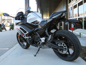 2026 Kawasaki Ninja 650 Metallic Matte Whitish Silver