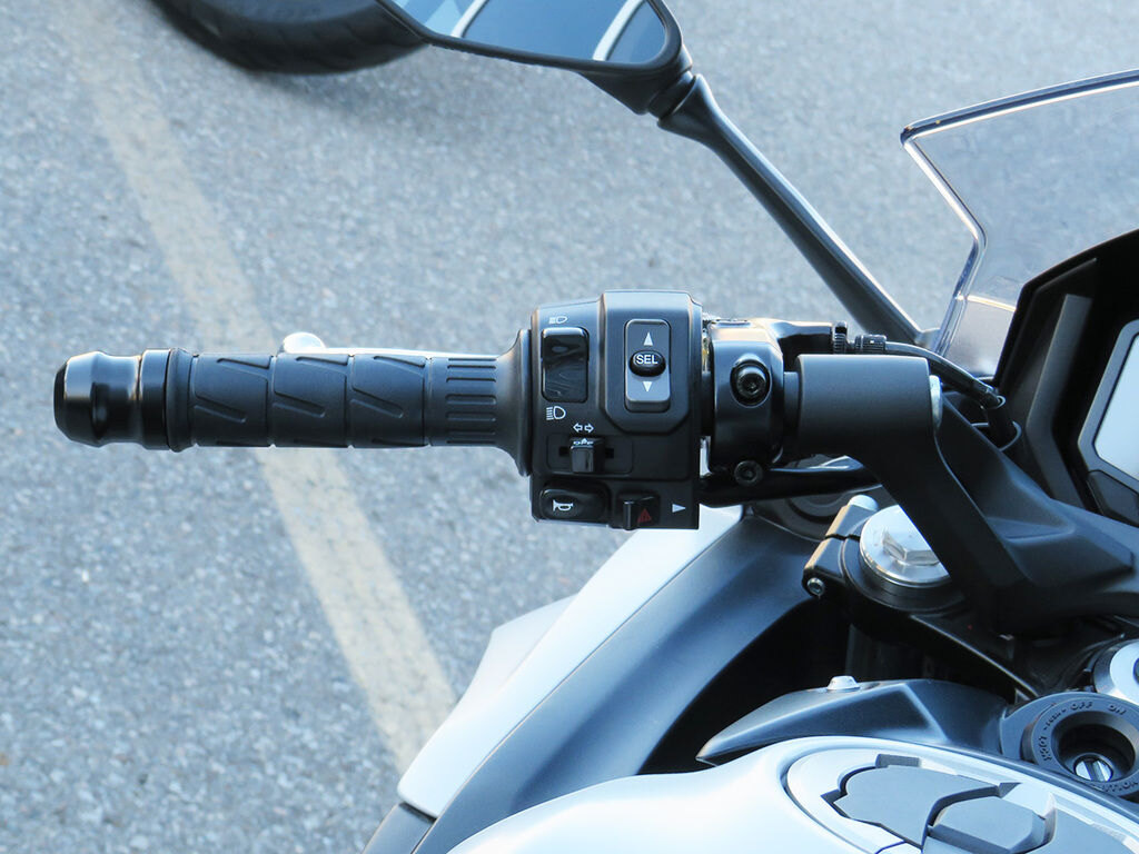 2026 Kawasaki Ninja 650 Metallic Matte Whitish Silver