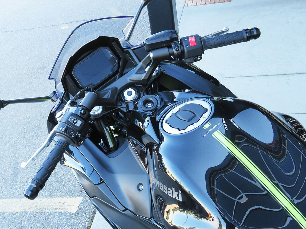 2026 Kawasaki Ninja 650 Metallic Yellowish Green