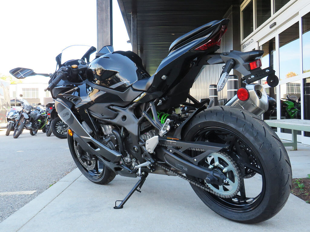 2026 Kawasaki Ninja ZX 4RR
