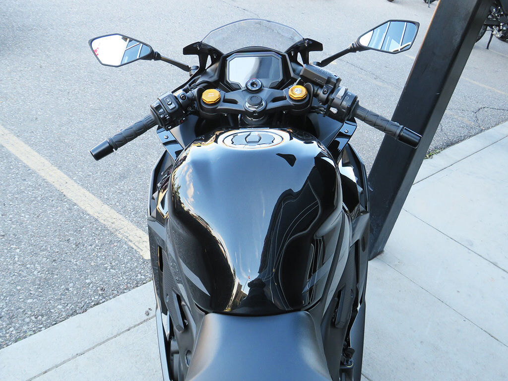 2026 Suzuki Hayabusa Pearl Vigor Blue (YKY)