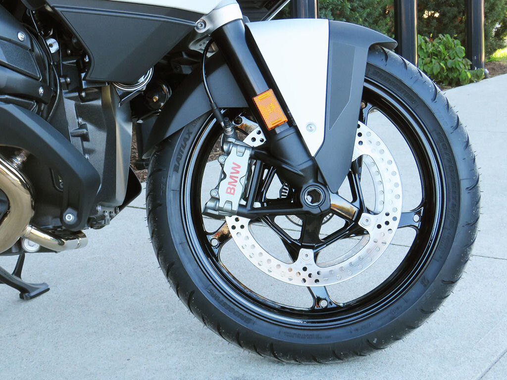 2027 BMW R 1300 RT Alpine white 3