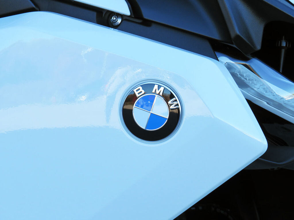 2027 BMW R 1300 RT Alpine white 3