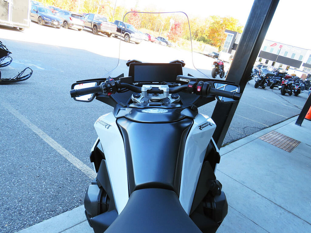 2027 BMW R 1300 RT Alpine white 3