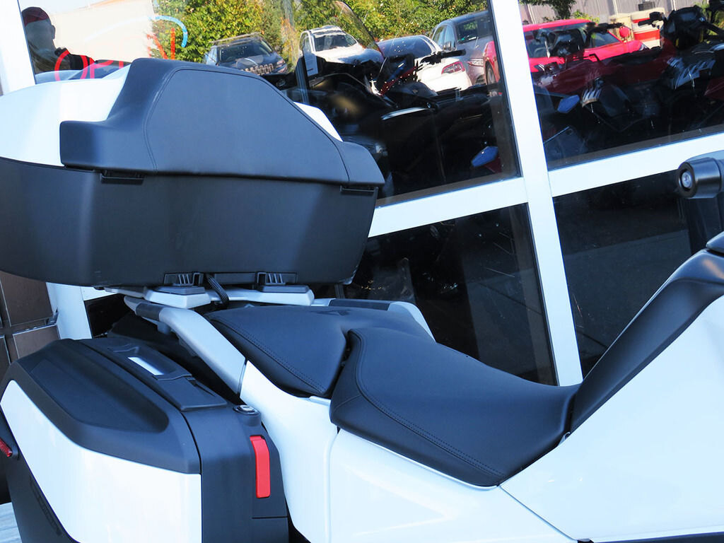 2027 BMW R 1300 RT Alpine white 3