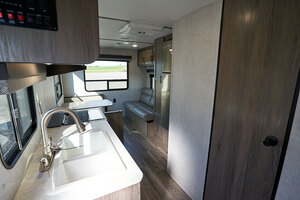 2024 Gulf Stream Kingsport Lite Ultra Lite 22RSD