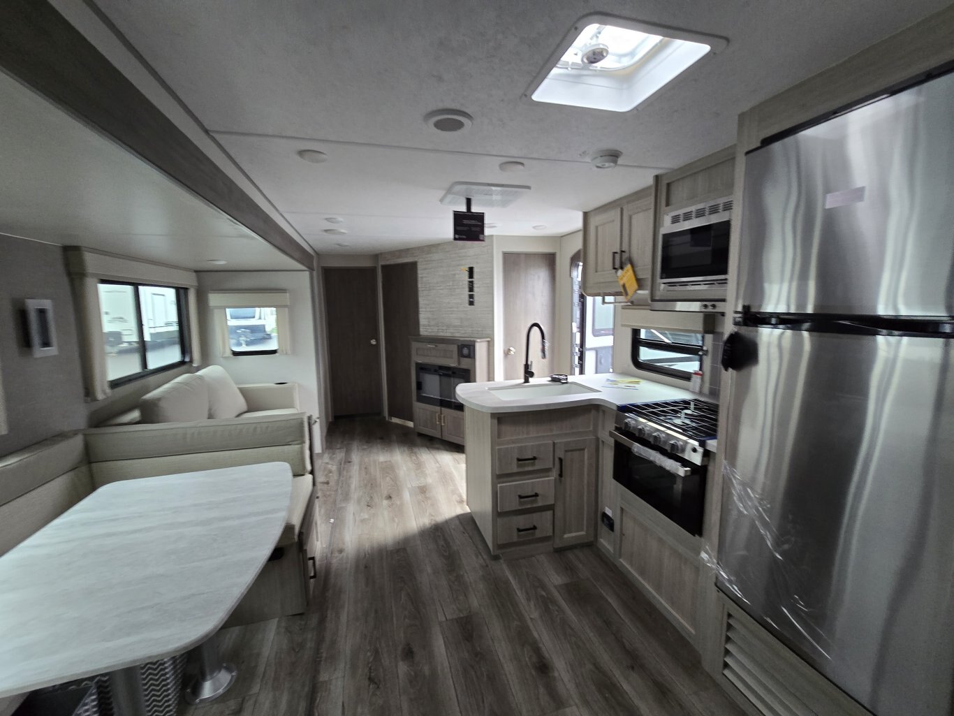 2025 Coachmen Catalina Legacy Edition 293TQBSCK