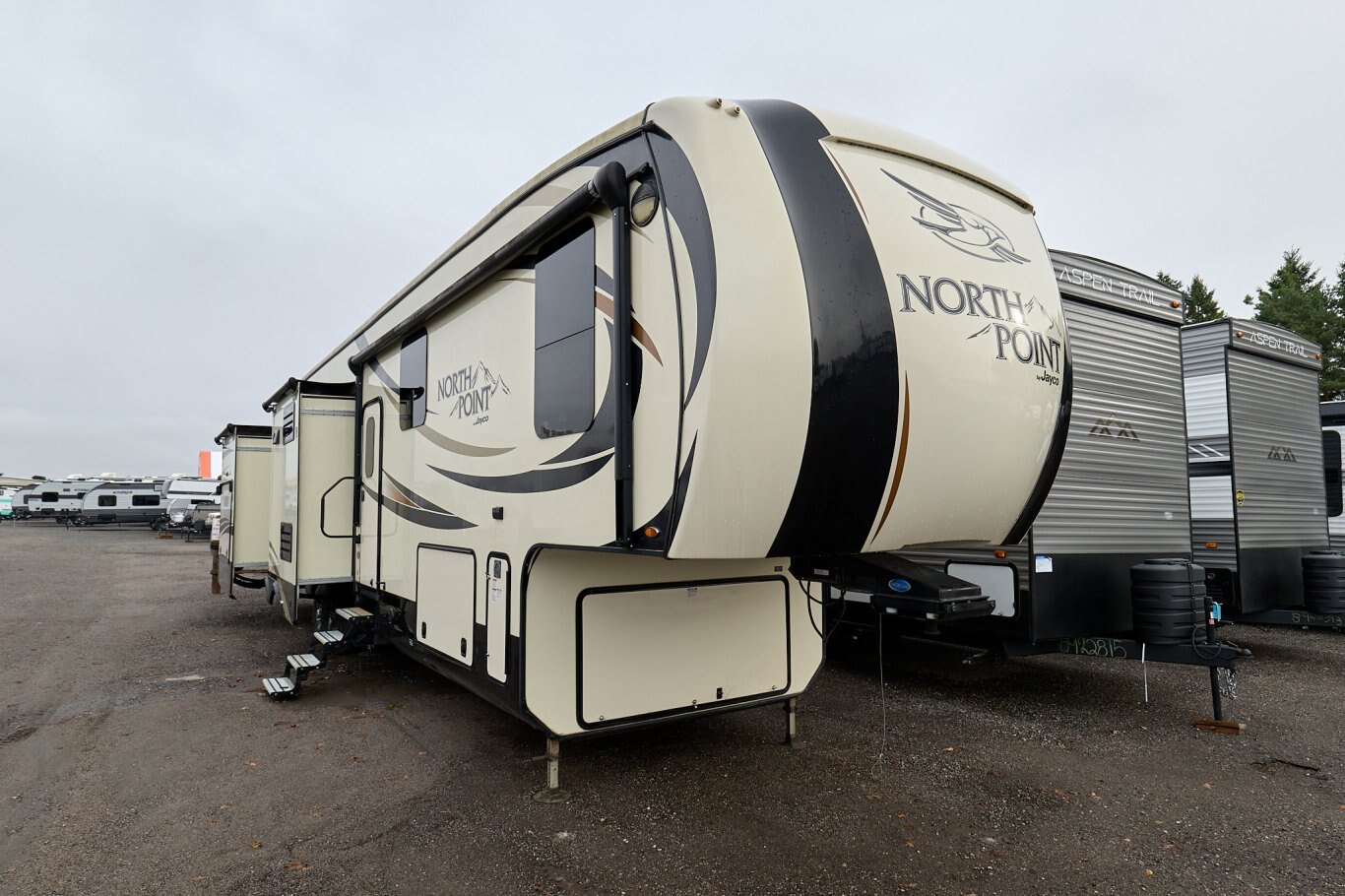 2017 Jayco North Point 379DBFS