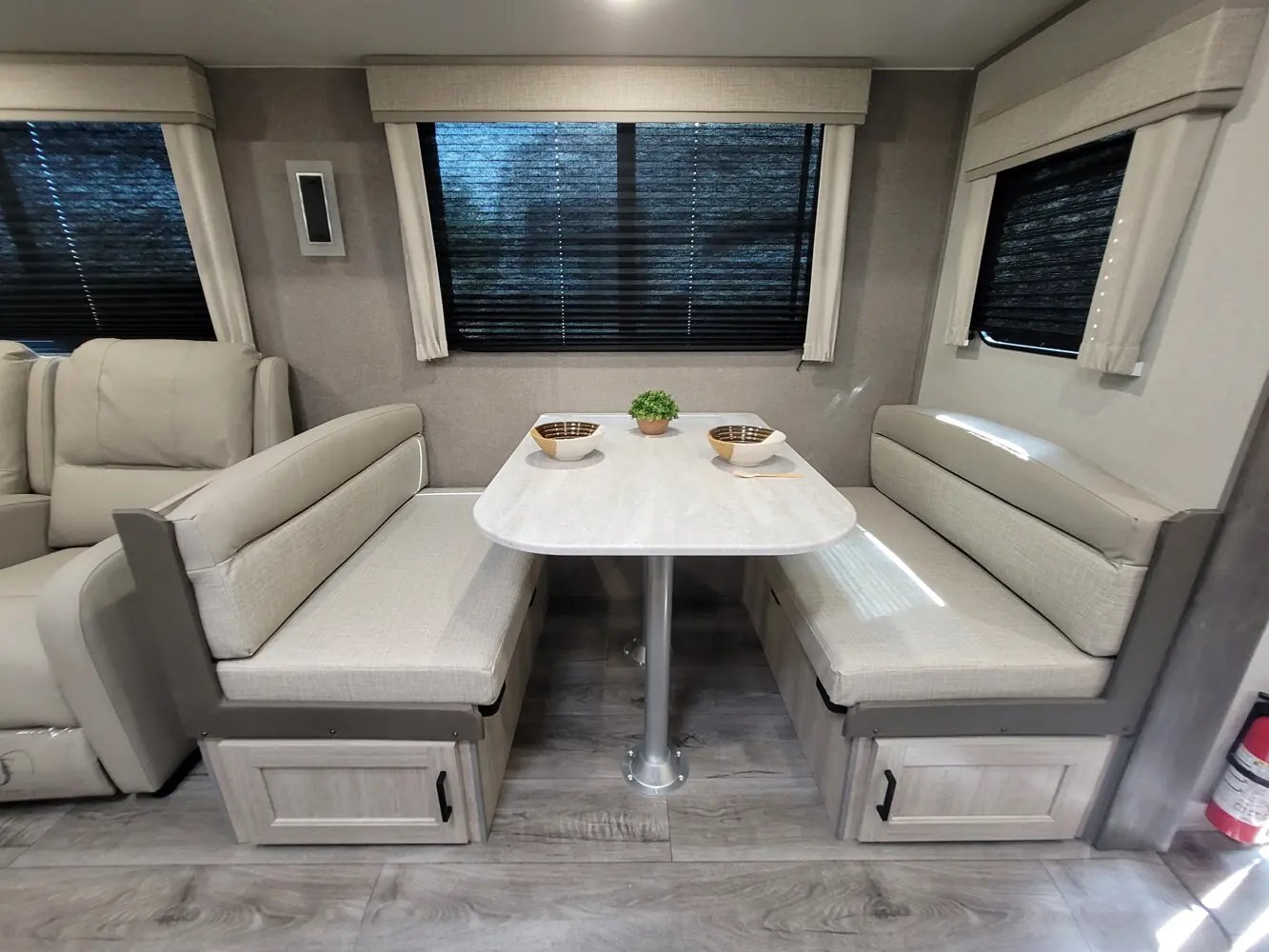 2025 COACHMEN CATALINA 39MKTS