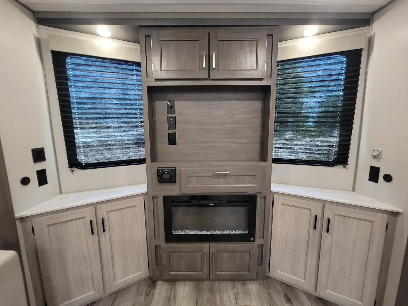 2025 COACHMEN CATALINA 39MKTS