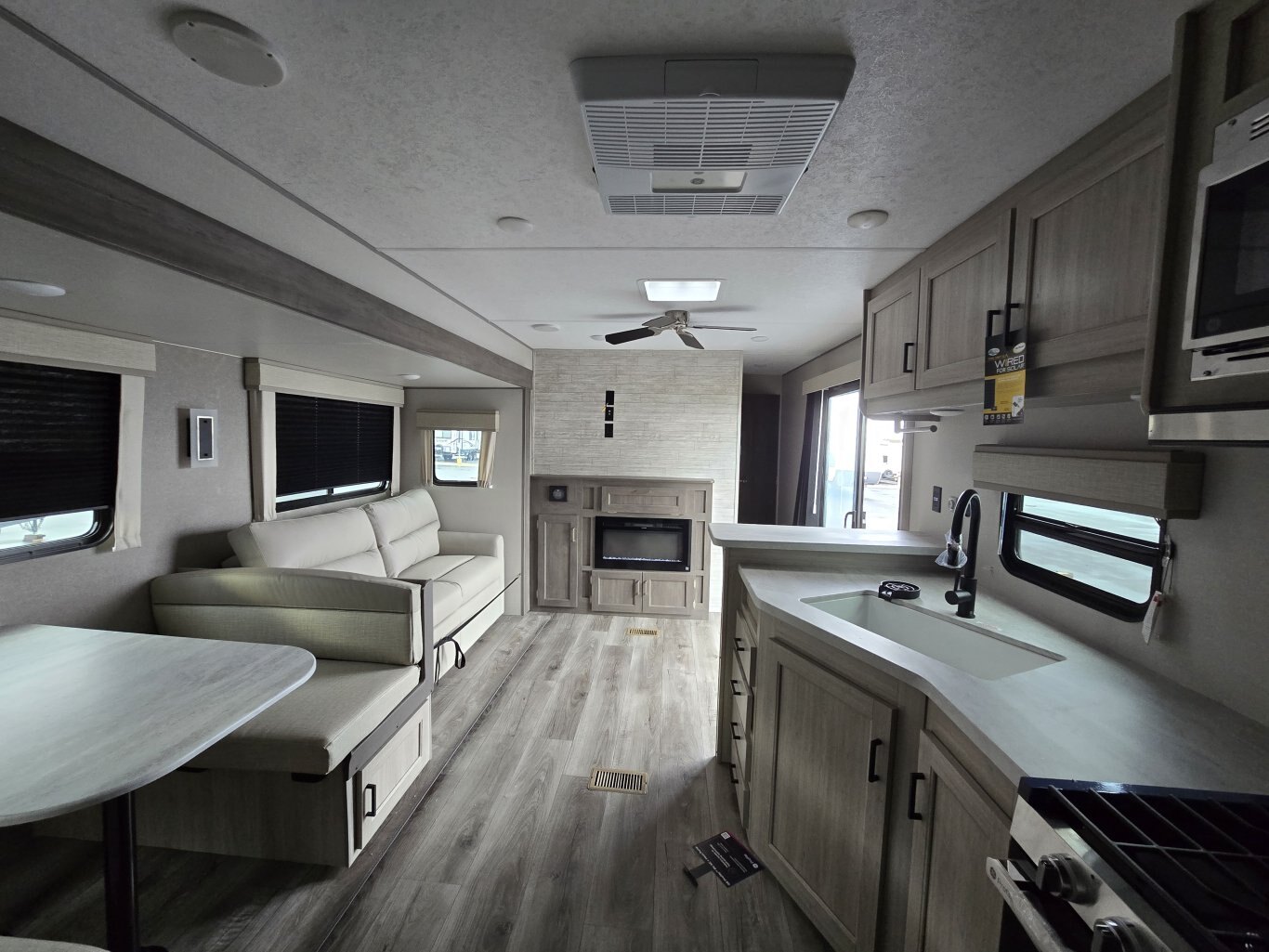 2025 COACHMEN CATALINA 40BHTS