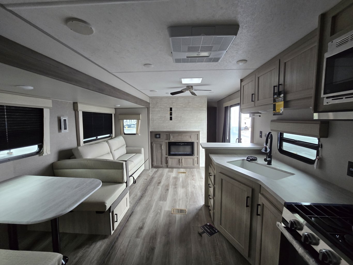 2025 COACHMEN CATALINA 40BHTS