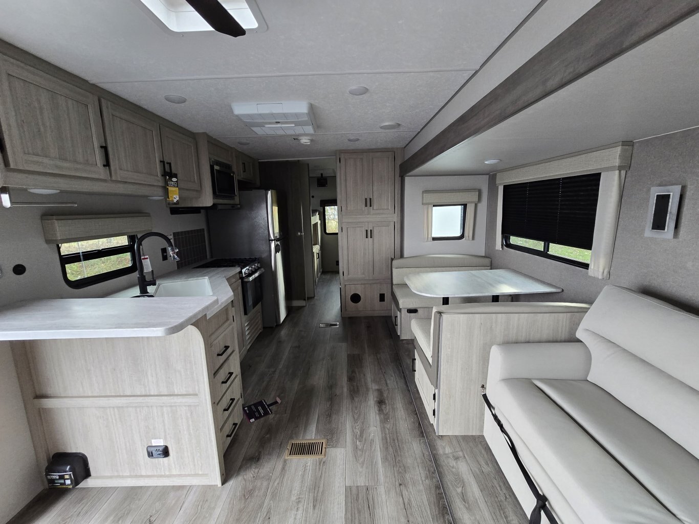 2025 COACHMEN CATALINA 40BHTS