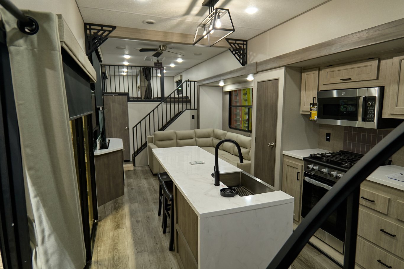 2025 COACHMEN CATALINA 42CONDO