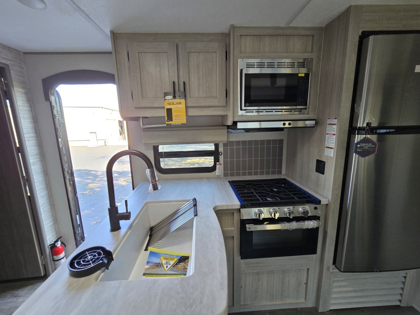 2025 Coachmen Catalina Legacy Edition 343BHTS