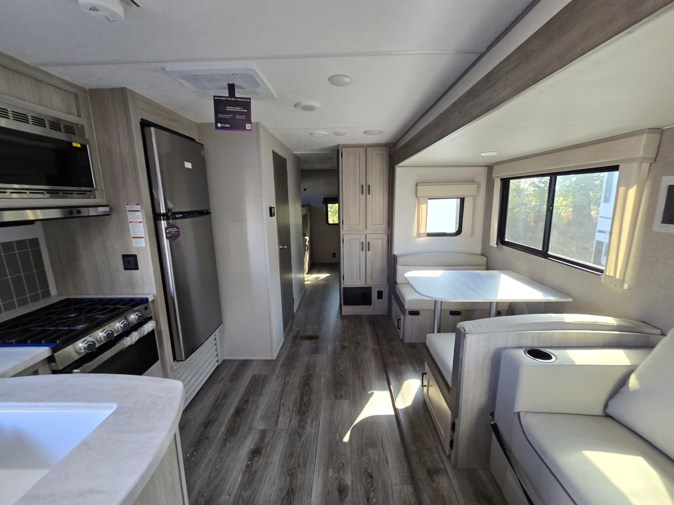 2025 Coachmen Catalina Legacy Edition 343BHTS