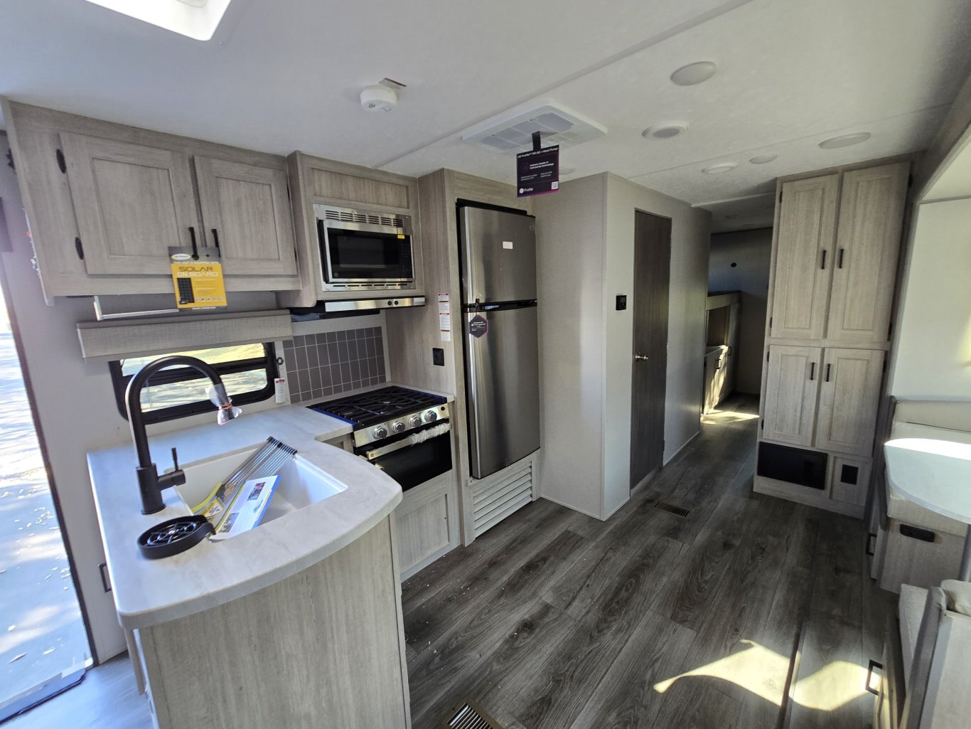 2025 Coachmen Catalina Legacy Edition 343BHTS