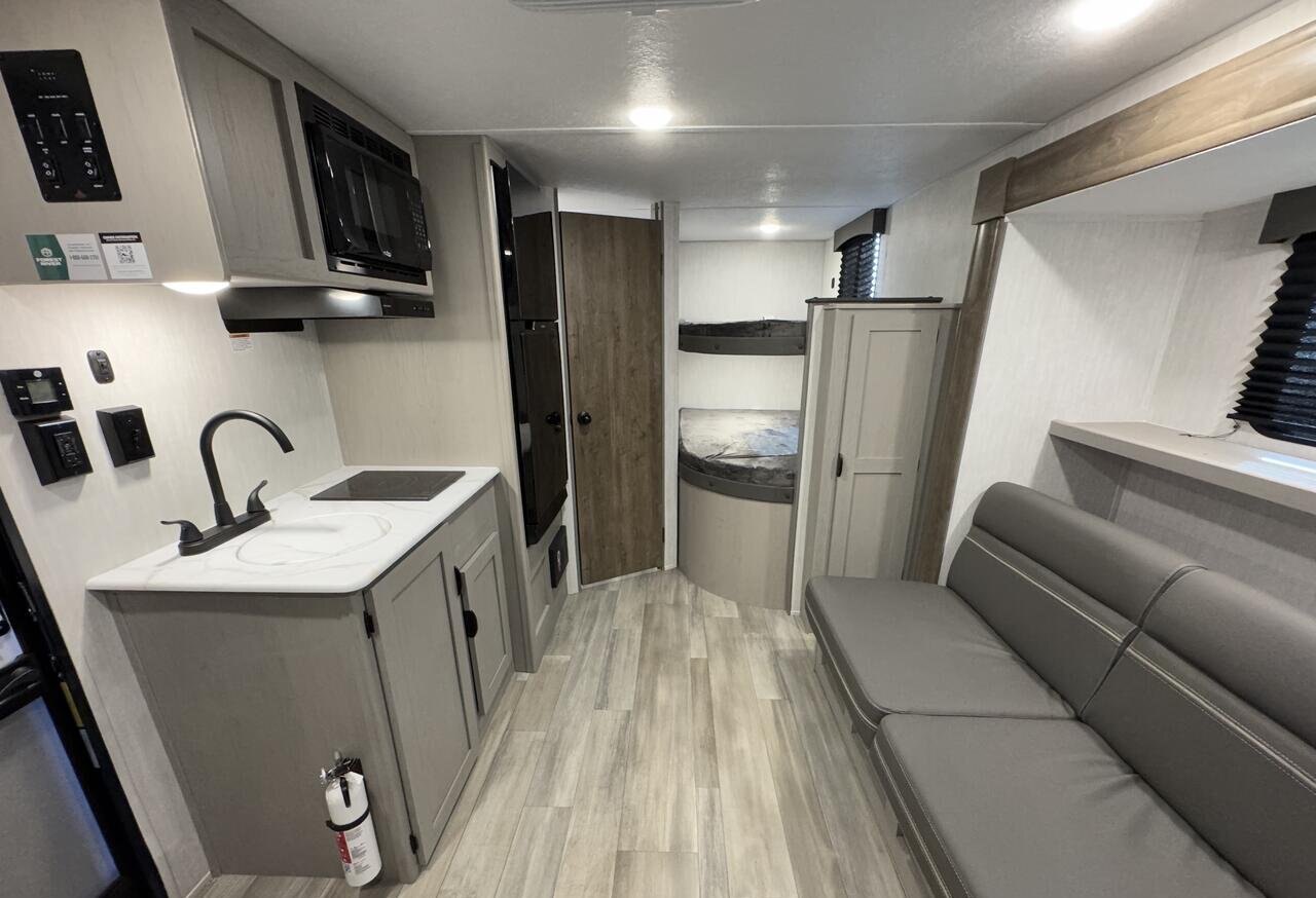 2025 Coachmen Viking 4k 18DBS