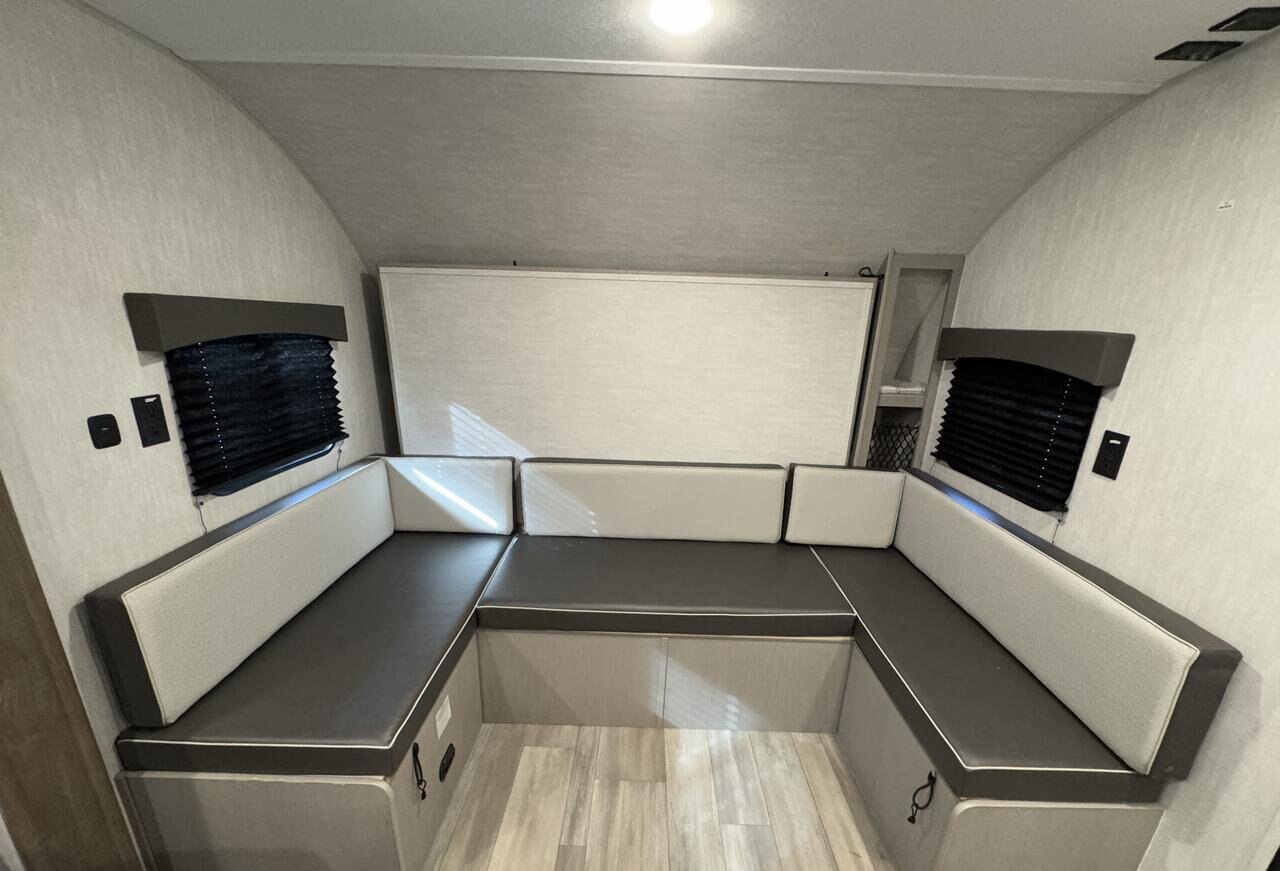 2025 Coachmen Viking 4k 18DBS