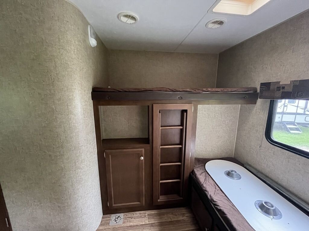 2016 Venture RV SportTrek ST320VIK