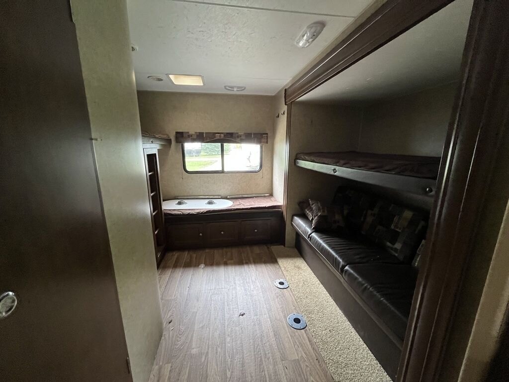 2016 Venture RV SportTrek ST320VIK