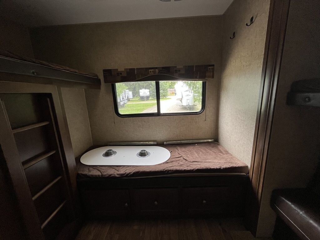 2016 Venture RV SportTrek ST320VIK