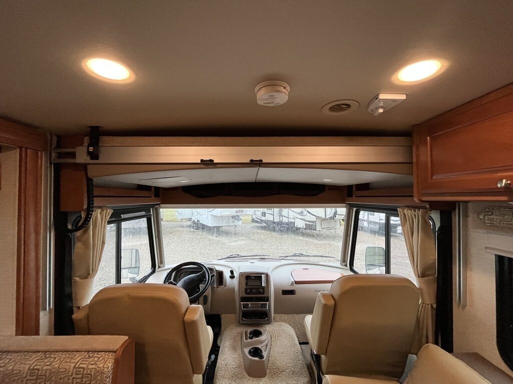 2018 Winnebago Sunstar 27PE