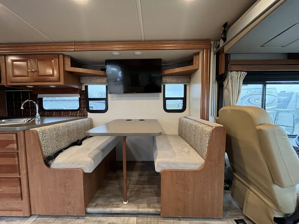 2018 Winnebago Sunstar 27PE