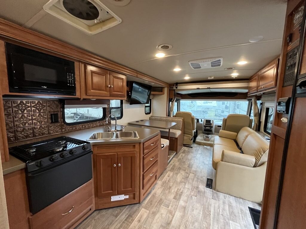 2018 Winnebago Sunstar 27PE