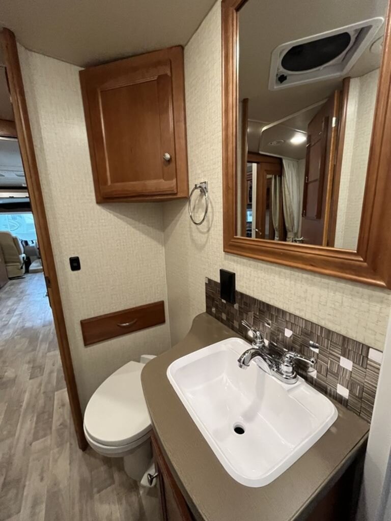 2018 Winnebago Sunstar 27PE