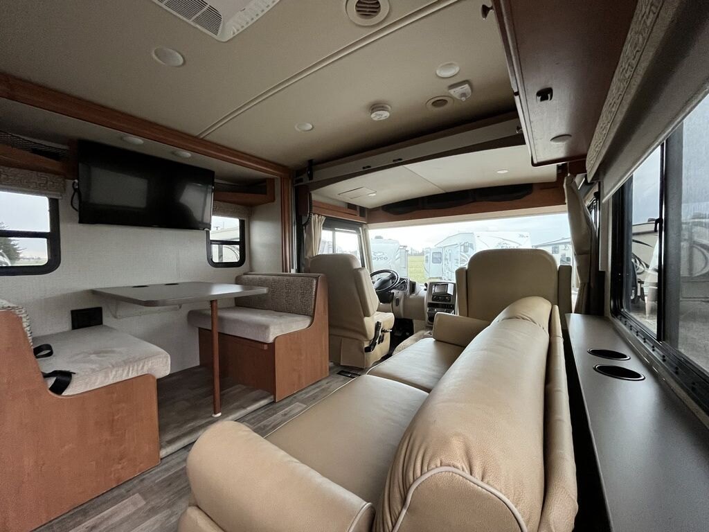 2018 Winnebago Sunstar 27PE