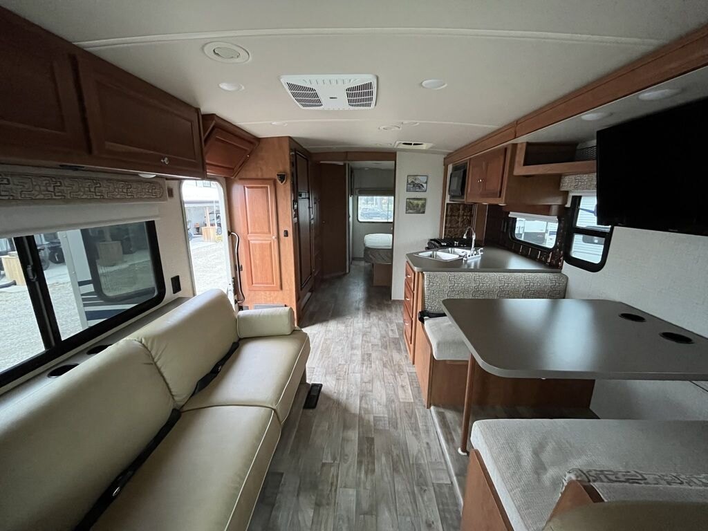 2018 Winnebago Sunstar 27PE