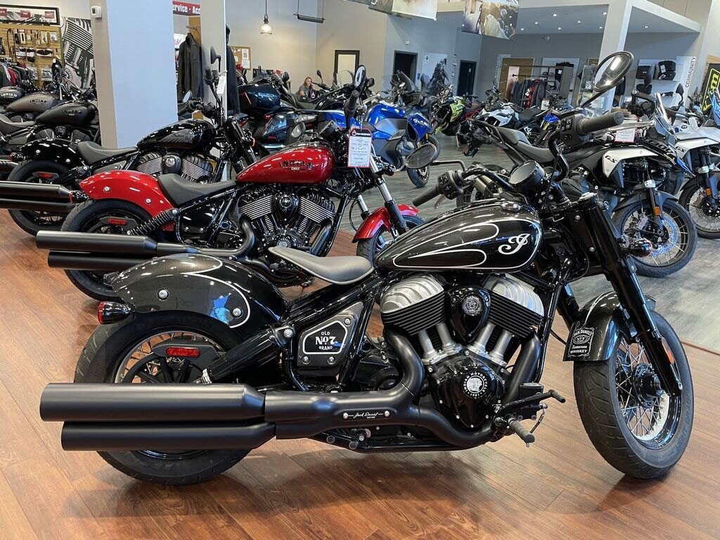 2023 Indian Motorcycle Chief Bobber Dark Horse Black Smoke