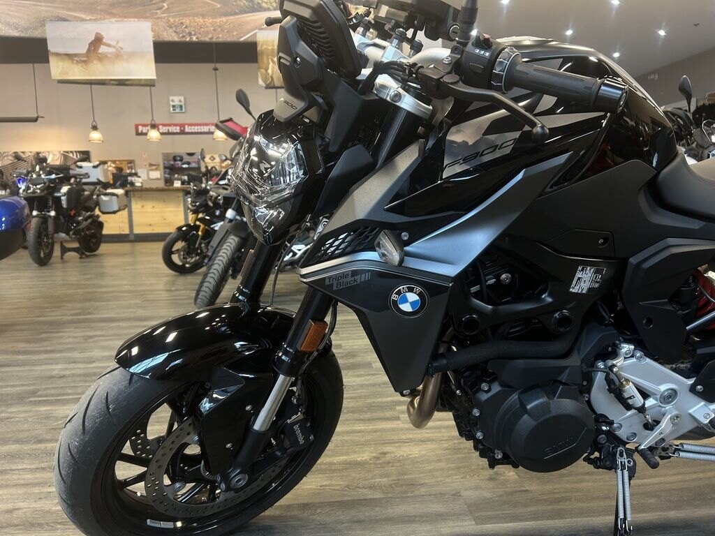 2024 BMW F 900 R Triple black