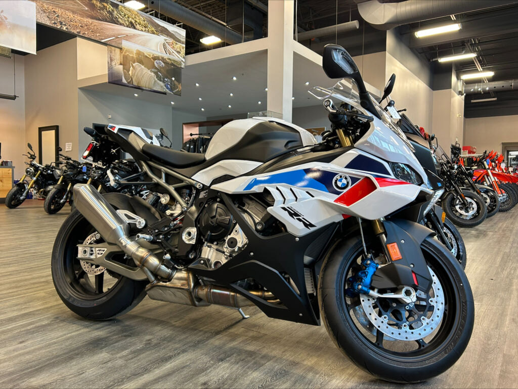 2026 BMW F 900 R Snapper Rocks Blue metallic