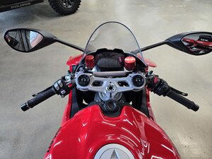 2022 Ducati Panigale V2 Red