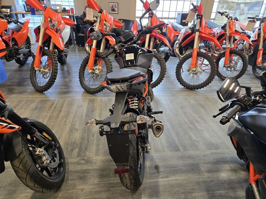 2022 Indian Motorcycle FTR R Carbon Carbon Fiber