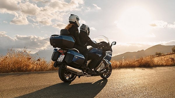 2025 BMW F 900 R Triple Black